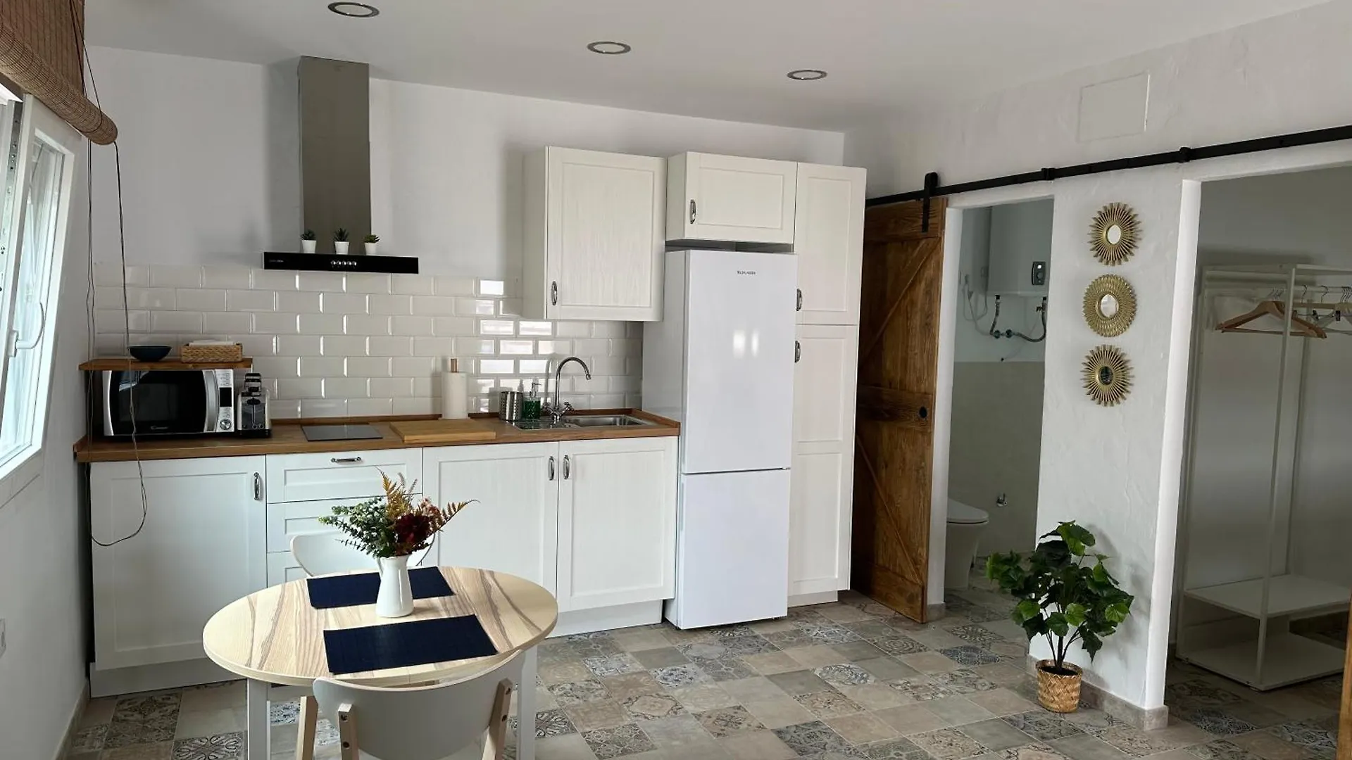 Cocos Sun Guest House Chiclana de la Frontera 0*,  Spain